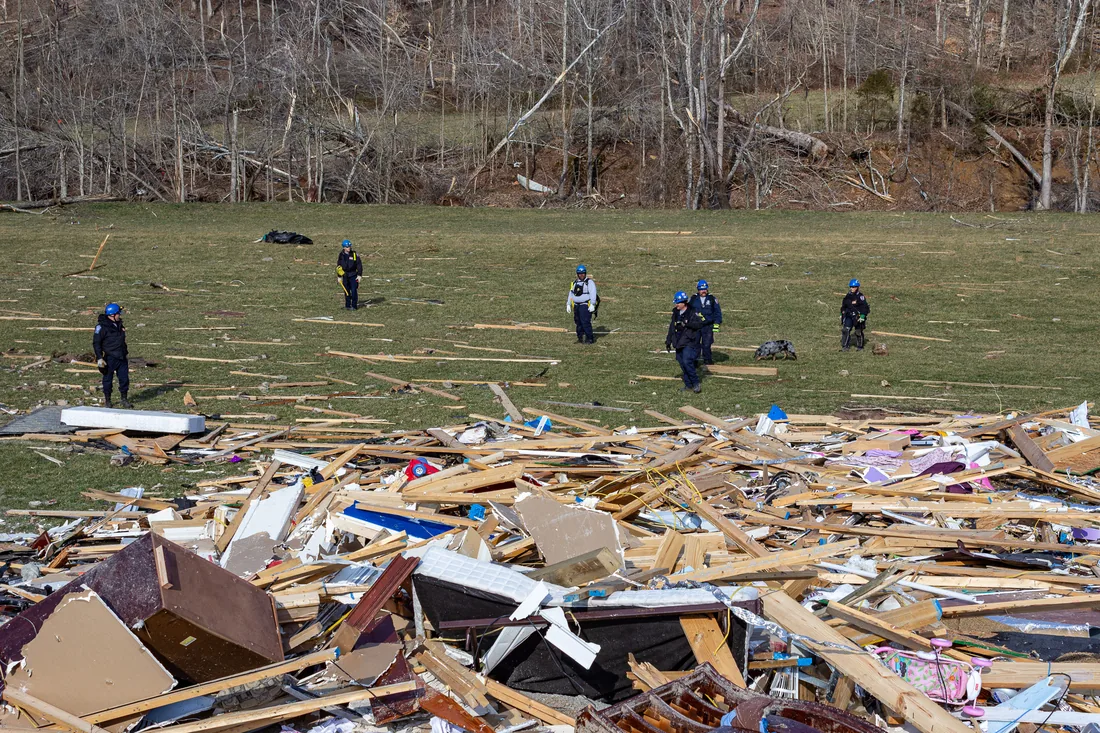 Field documentation frame